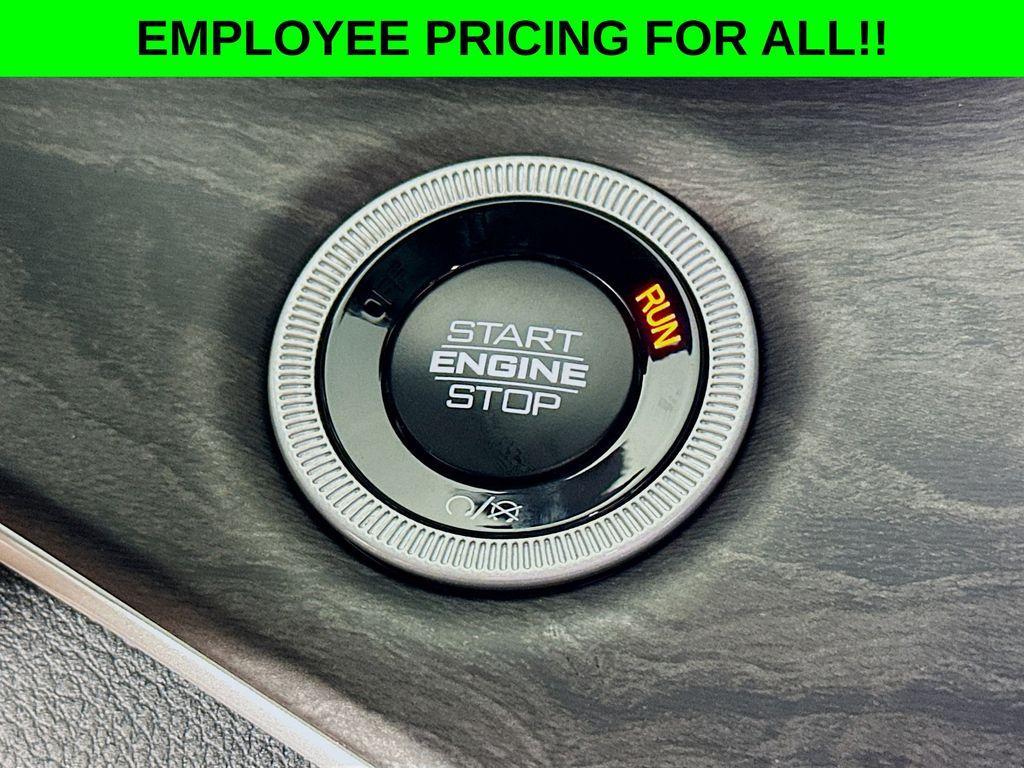 new 2025 Jeep Grand Cherokee car, priced at $47,240
