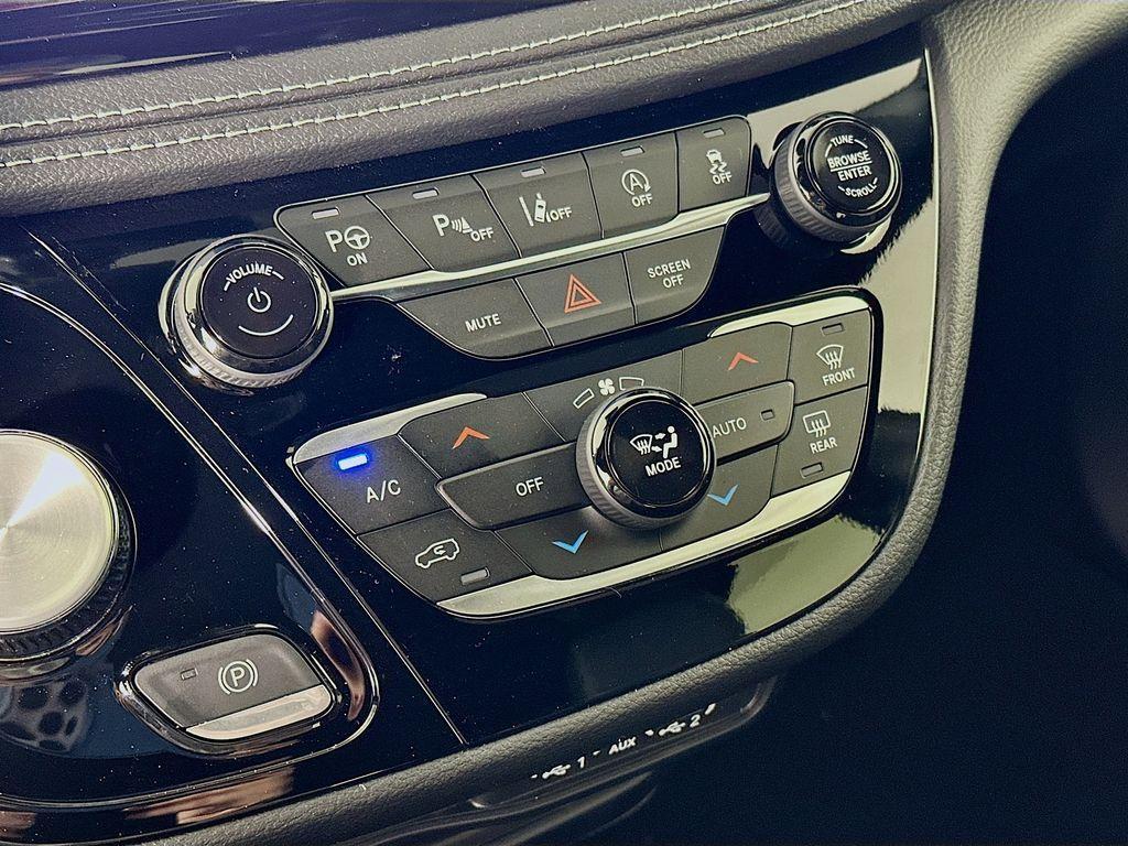 new 2025 Chrysler Pacifica car, priced at $42,691