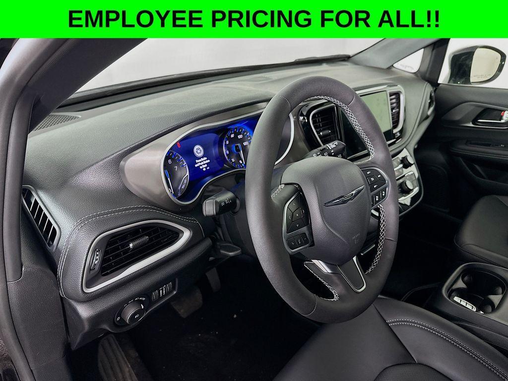 new 2025 Chrysler Pacifica car, priced at $42,691