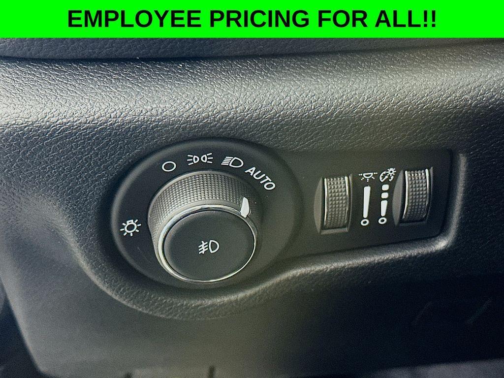new 2025 Chrysler Pacifica car, priced at $42,691