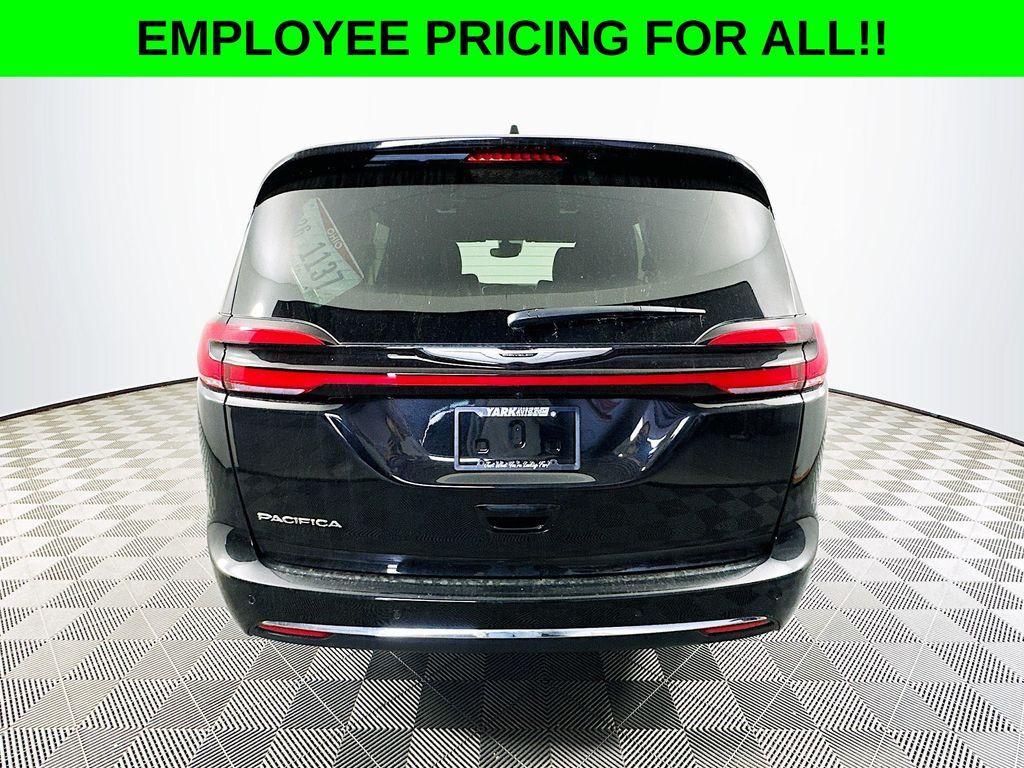 new 2025 Chrysler Pacifica car, priced at $42,691