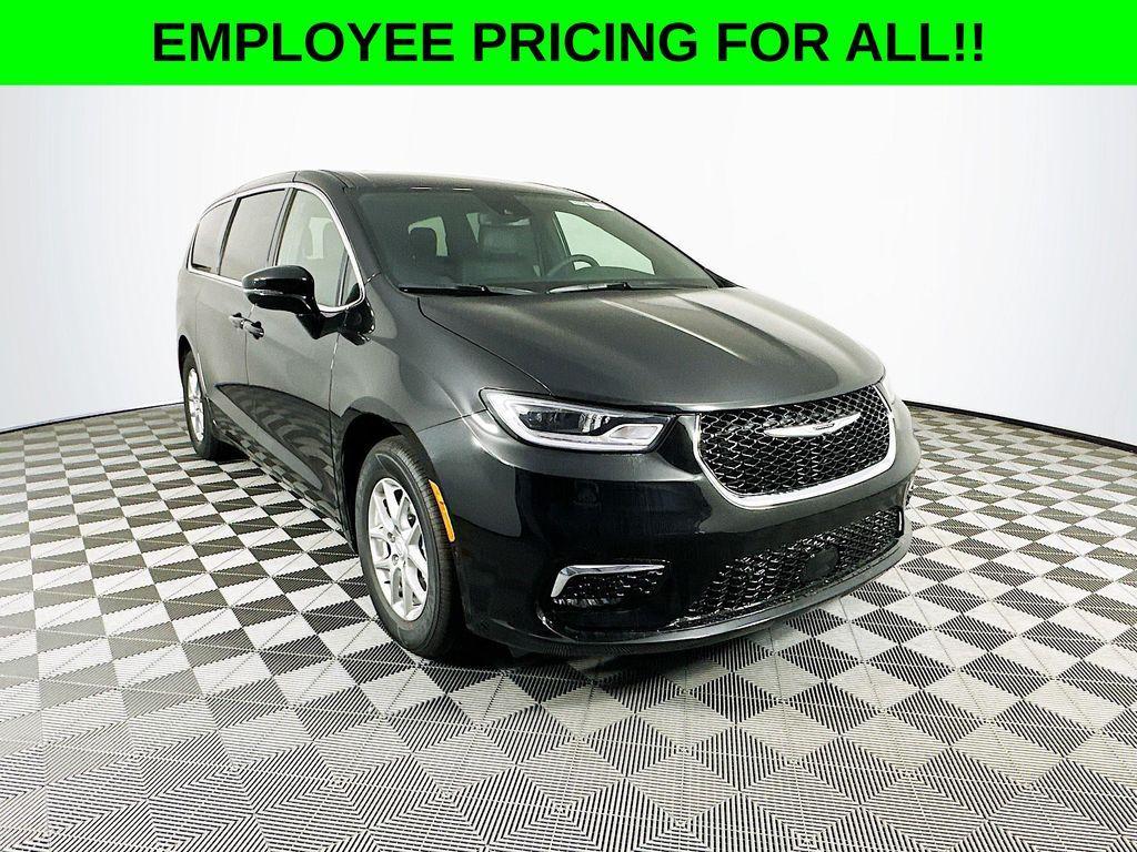 new 2025 Chrysler Pacifica car, priced at $42,691