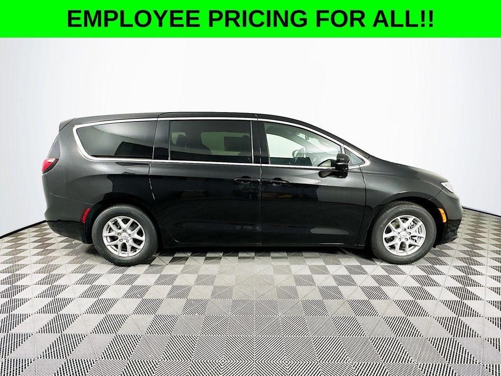 new 2025 Chrysler Pacifica car, priced at $42,691
