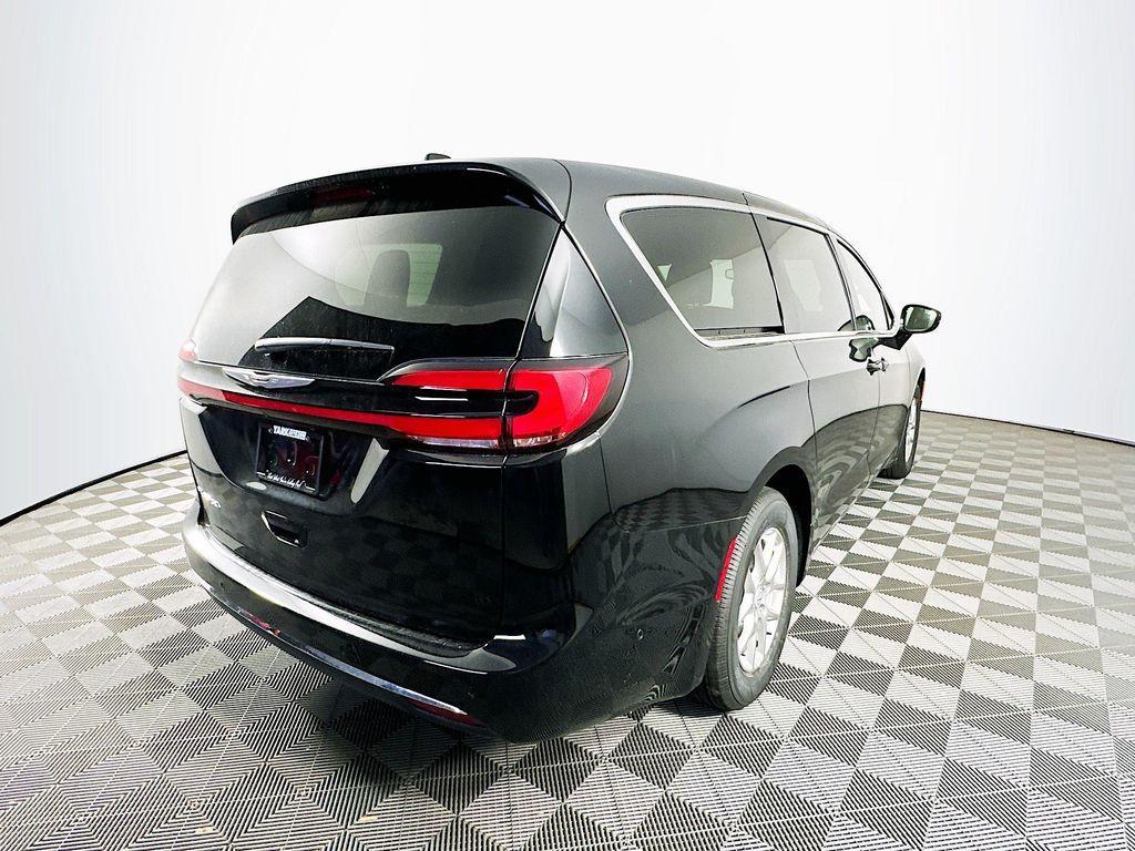 new 2025 Chrysler Pacifica car, priced at $42,691