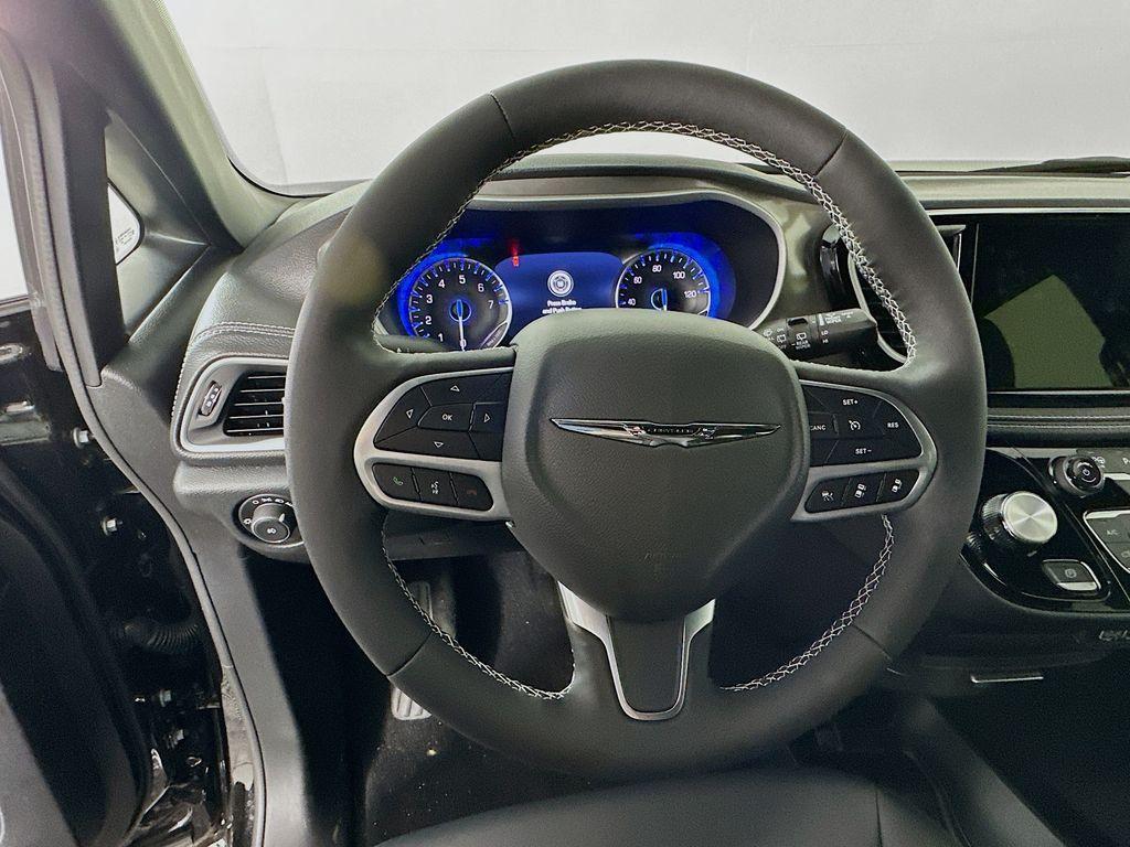 new 2025 Chrysler Pacifica car, priced at $42,691