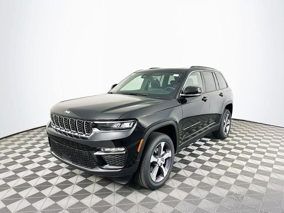 new 2024 Jeep Grand Cherokee car, priced at $44,104