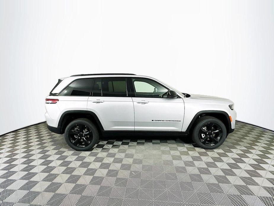 new 2024 Jeep Grand Cherokee car, priced at $39,724