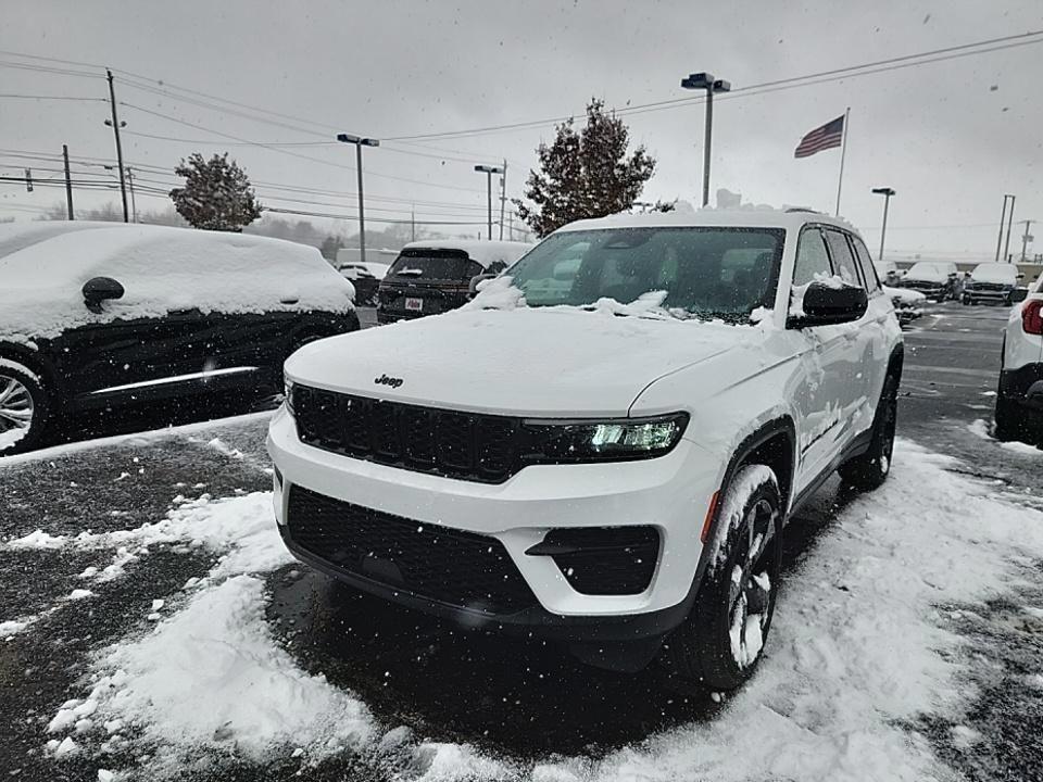 used 2023 Jeep Grand Cherokee car, priced at $30,900