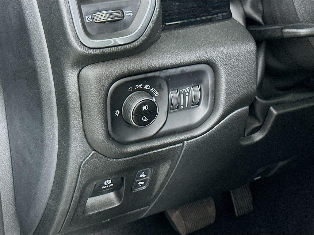 new 2025 Ram 1500 car, priced at $63,202