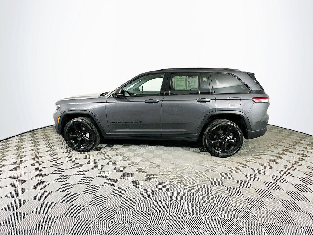 used 2024 Jeep Grand Cherokee car, priced at $33,700