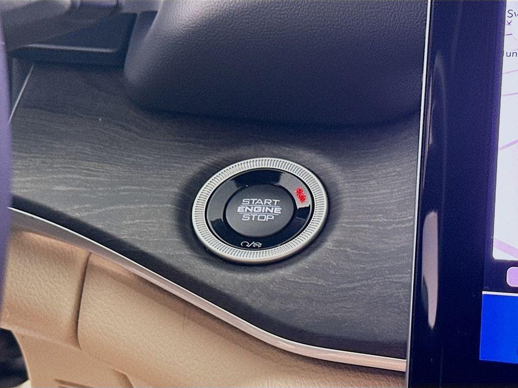 new 2025 Jeep Grand Cherokee car, priced at $47,750