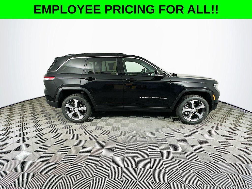 new 2025 Jeep Grand Cherokee car, priced at $47,750