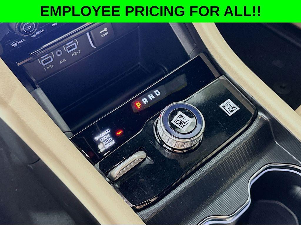 new 2025 Jeep Grand Cherokee car, priced at $47,750