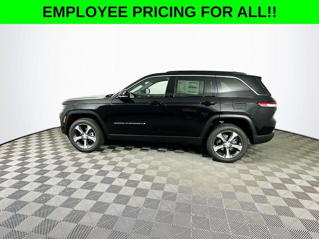 new 2025 Jeep Grand Cherokee car, priced at $47,750