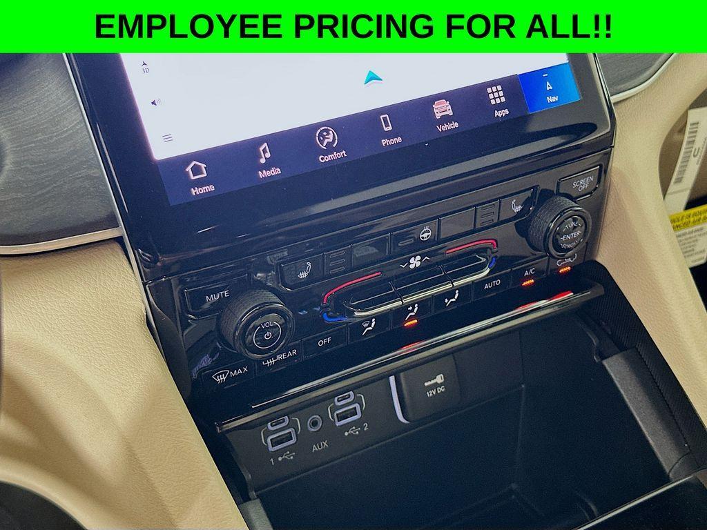 new 2025 Jeep Grand Cherokee car, priced at $47,750