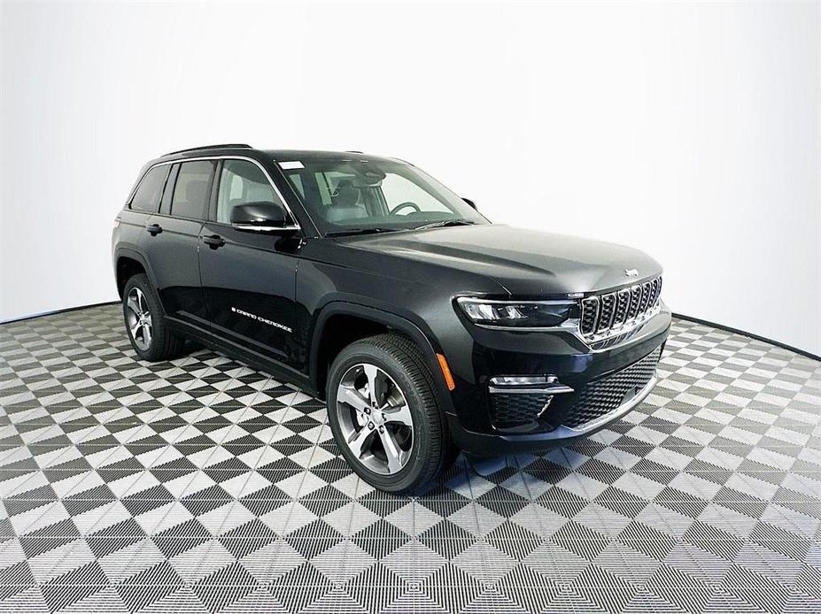 new 2024 Jeep Grand Cherokee car, priced at $49,854