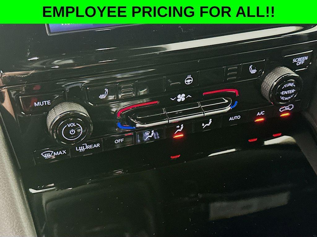 new 2025 Jeep Grand Cherokee car, priced at $40,166