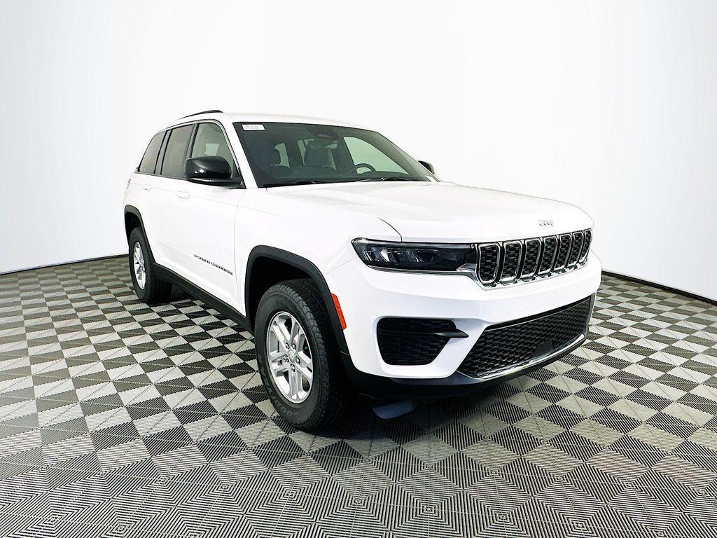 new 2025 Jeep Grand Cherokee car, priced at $37,916