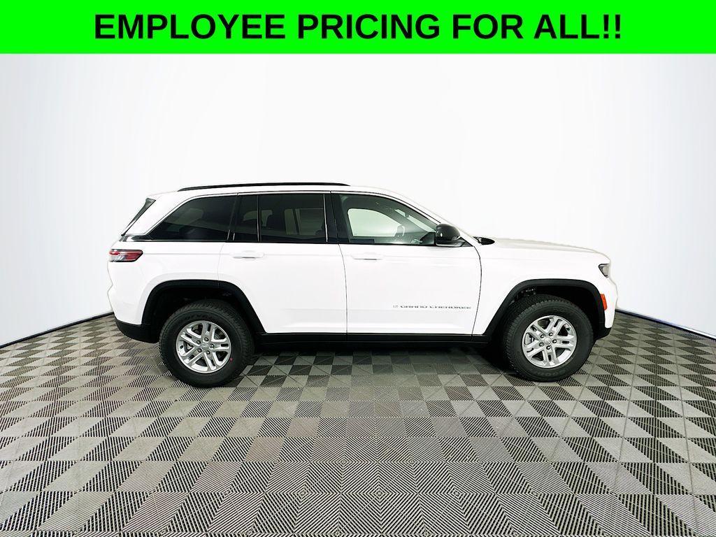 new 2025 Jeep Grand Cherokee car, priced at $40,166