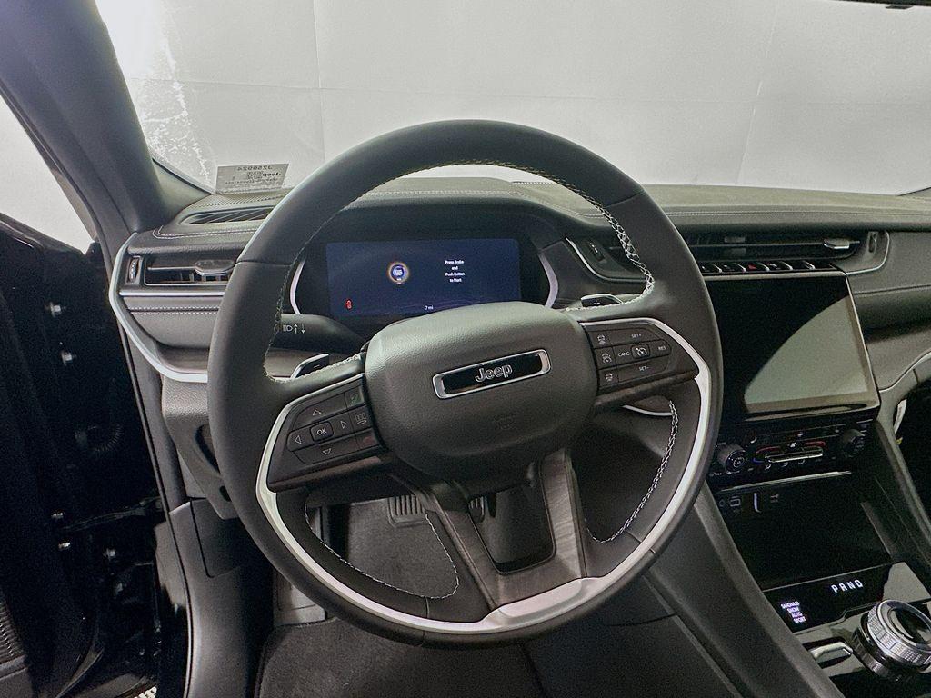 new 2025 Jeep Grand Cherokee car, priced at $42,954