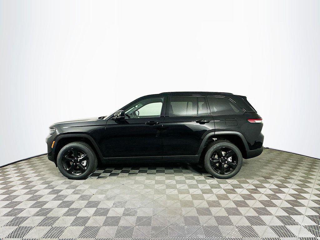 new 2025 Jeep Grand Cherokee car, priced at $42,954
