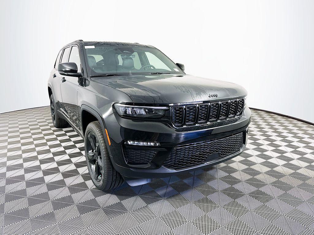 new 2025 Jeep Grand Cherokee car, priced at $42,954