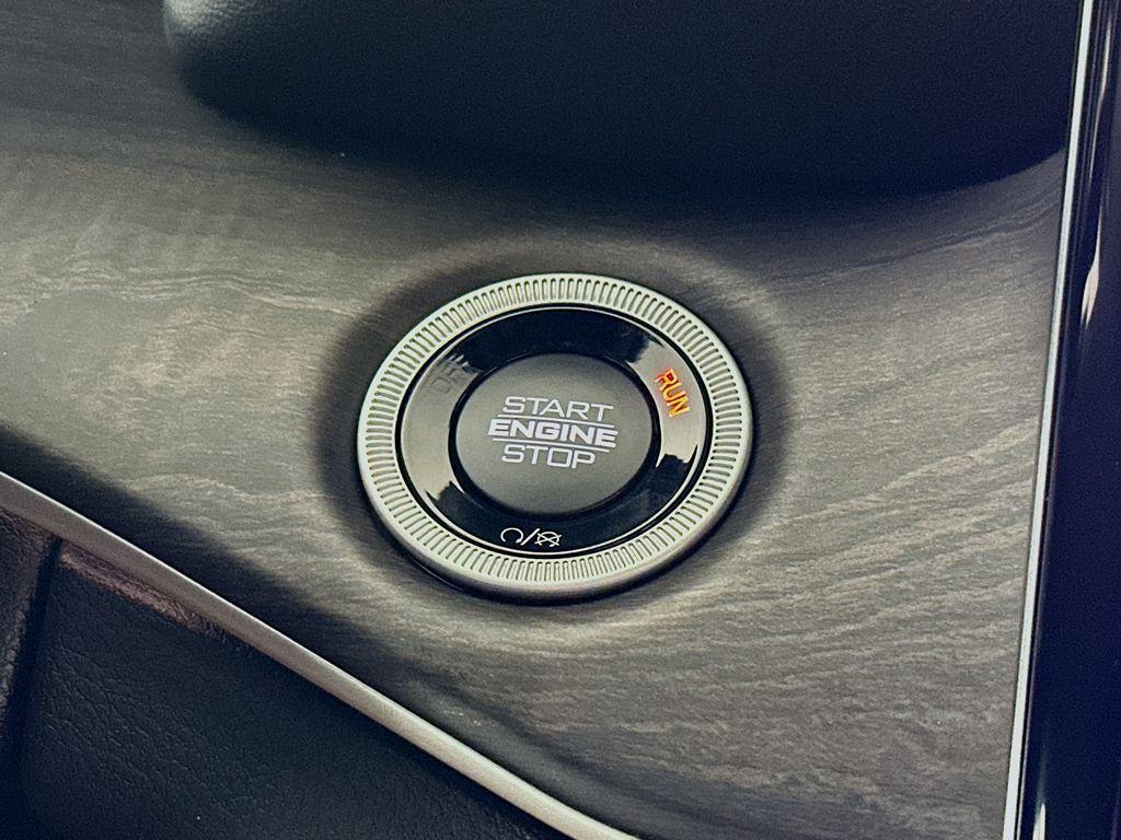 new 2025 Jeep Grand Cherokee car, priced at $42,954