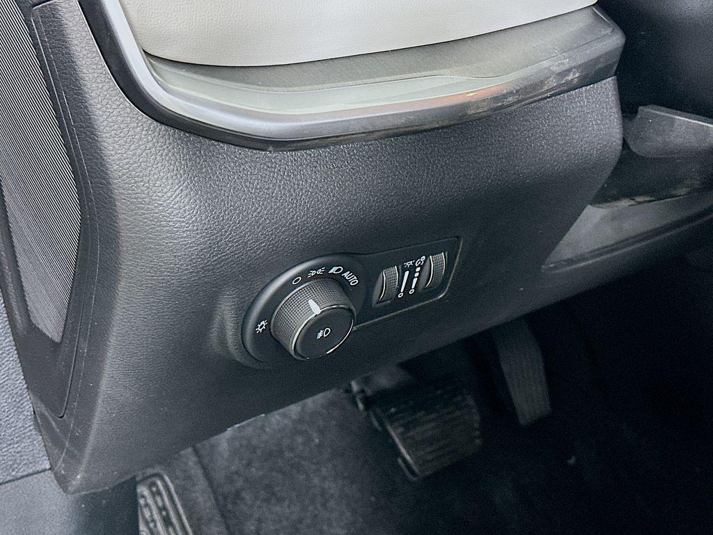 new 2025 Jeep Compass car, priced at $33,697
