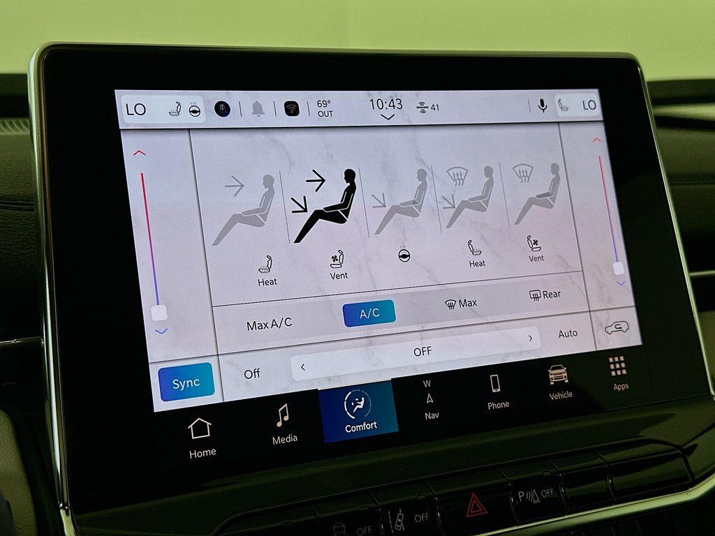 new 2025 Jeep Compass car, priced at $33,697