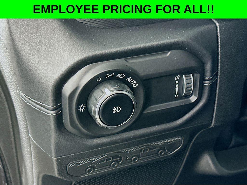new 2025 Jeep Wrangler car, priced at $57,664