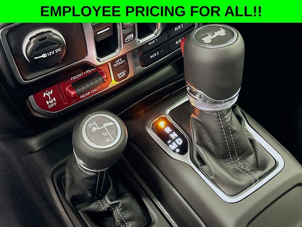 new 2025 Jeep Wrangler car, priced at $57,664
