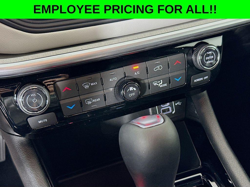 new 2025 Jeep Compass car, priced at $35,817