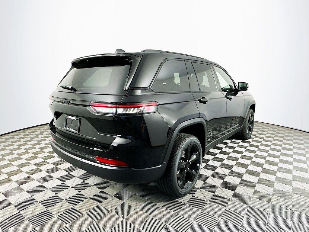 new 2025 Jeep Grand Cherokee car, priced at $35,741