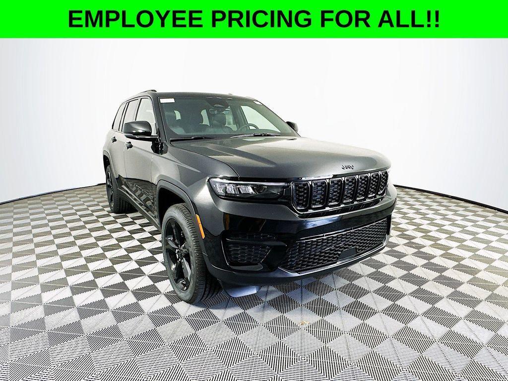 new 2025 Jeep Grand Cherokee car, priced at $43,910