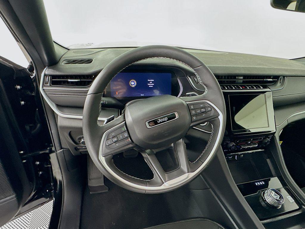 new 2025 Jeep Grand Cherokee car, priced at $35,741