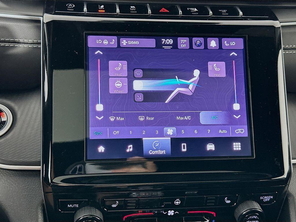 new 2025 Jeep Grand Cherokee car, priced at $35,741