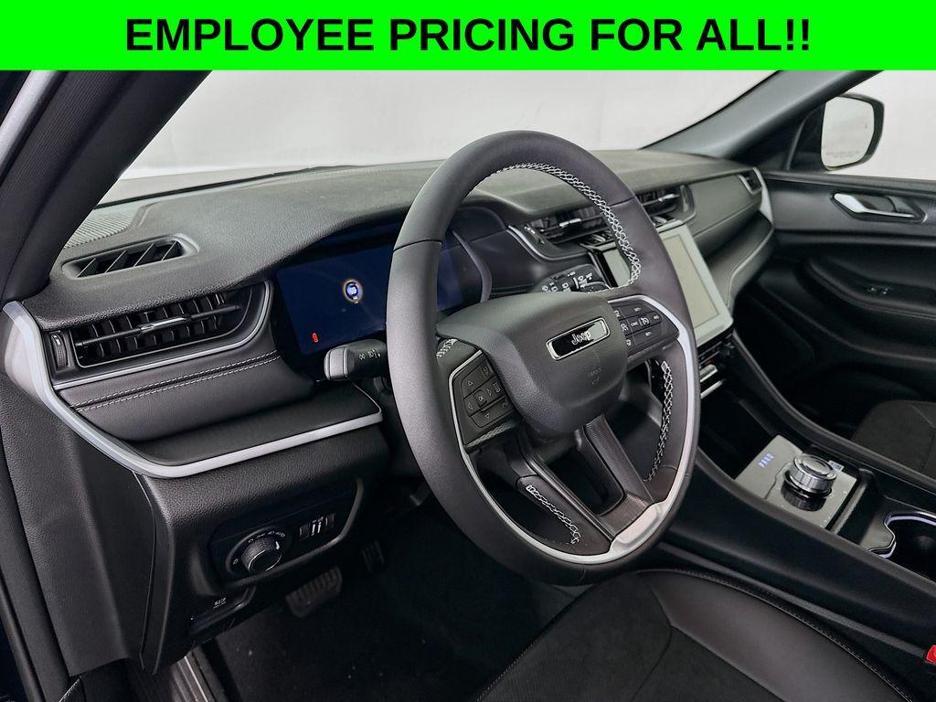 new 2025 Jeep Grand Cherokee car, priced at $44,720