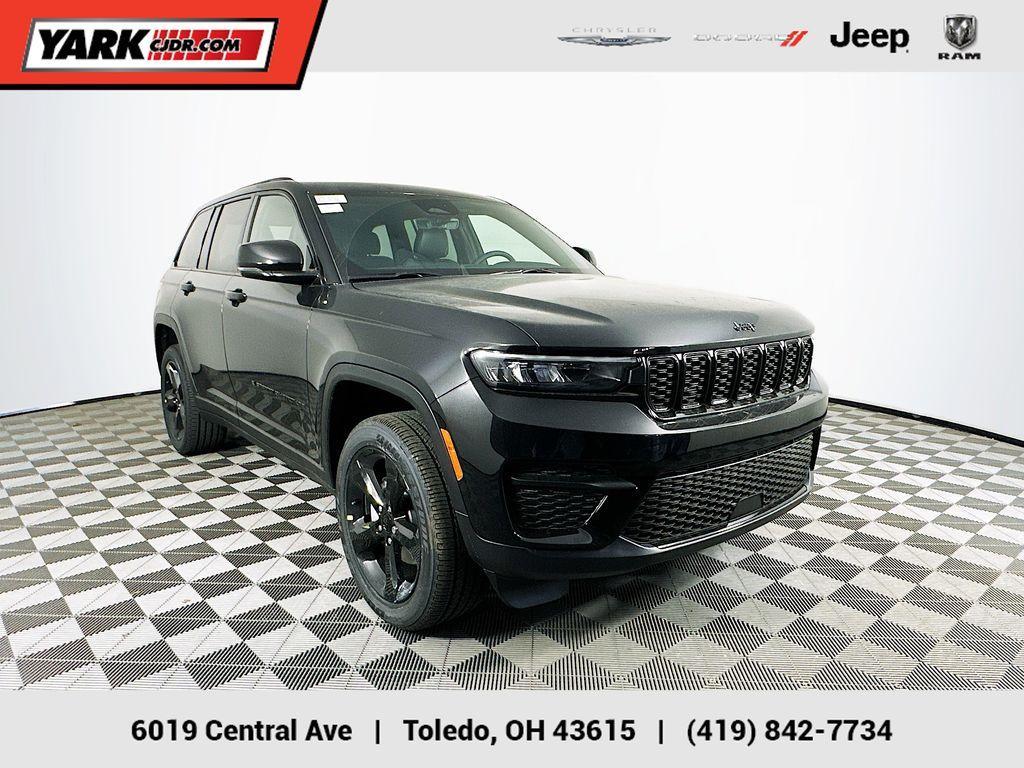 new 2025 Jeep Grand Cherokee car, priced at $42,220