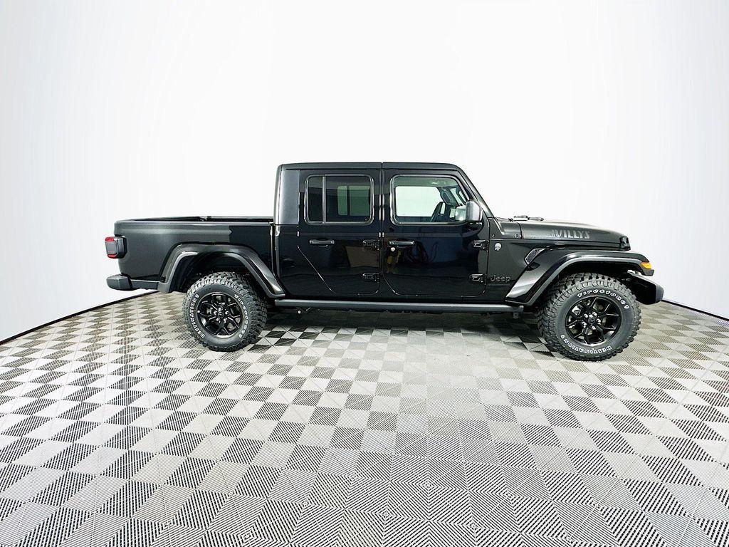 new 2025 Jeep Gladiator car, priced at $43,798