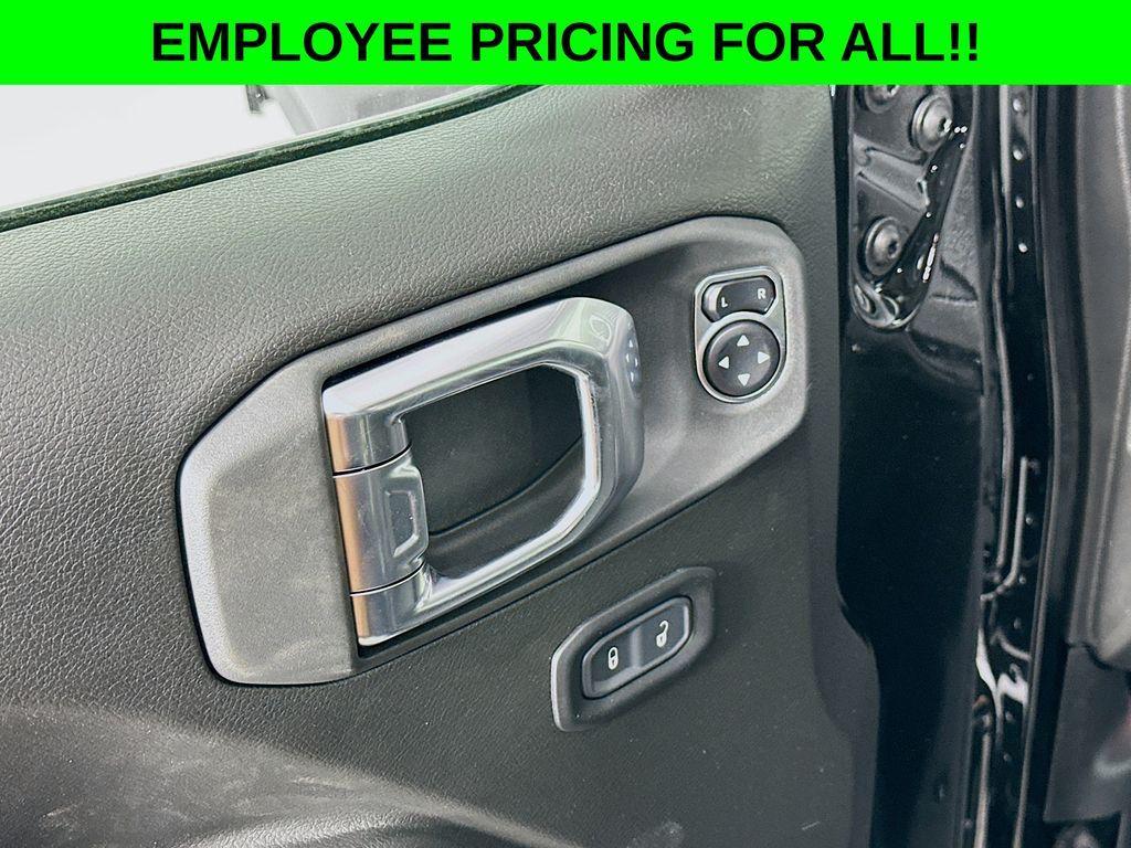 new 2025 Jeep Gladiator car, priced at $49,048