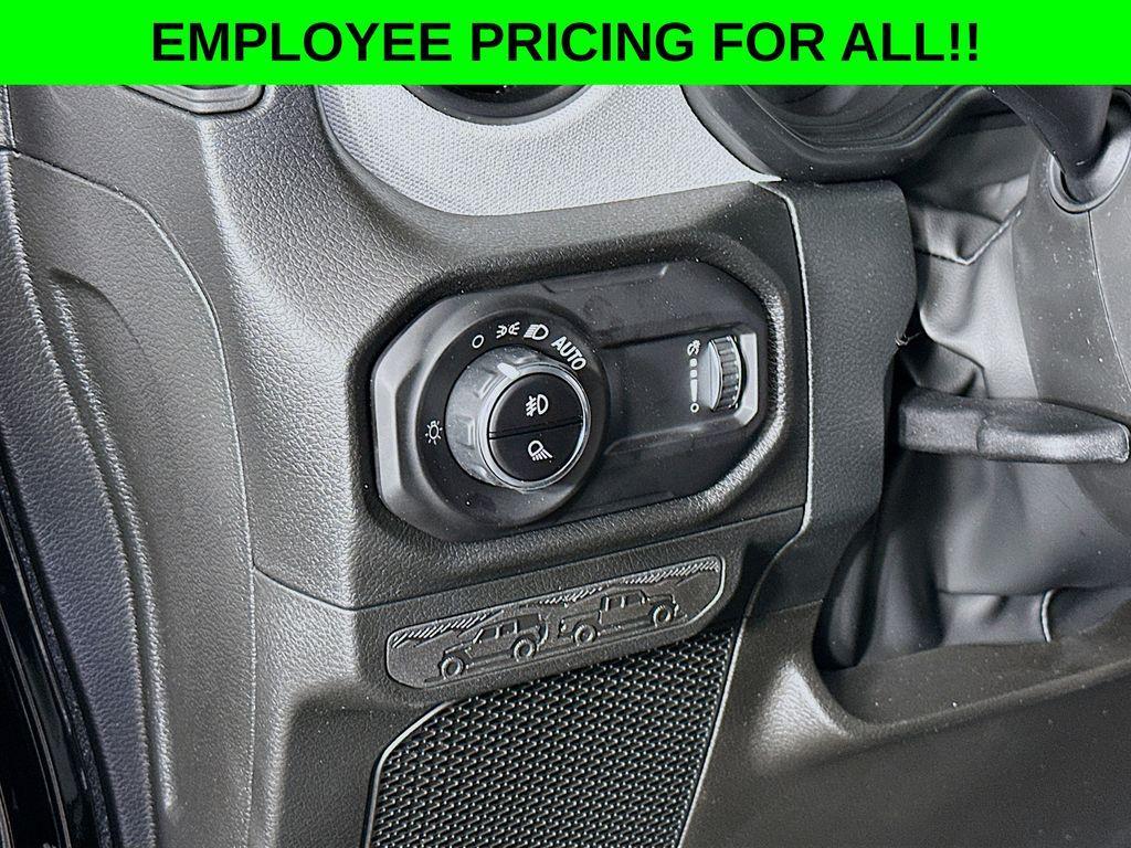 new 2025 Jeep Gladiator car, priced at $49,048