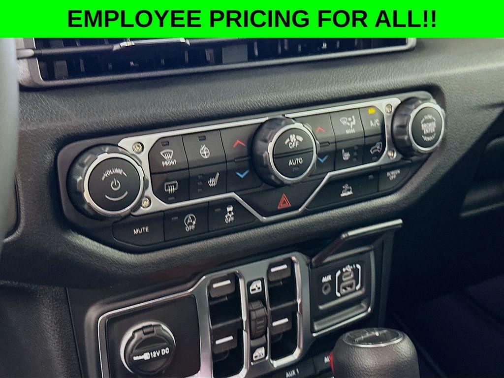 new 2025 Jeep Gladiator car, priced at $49,048