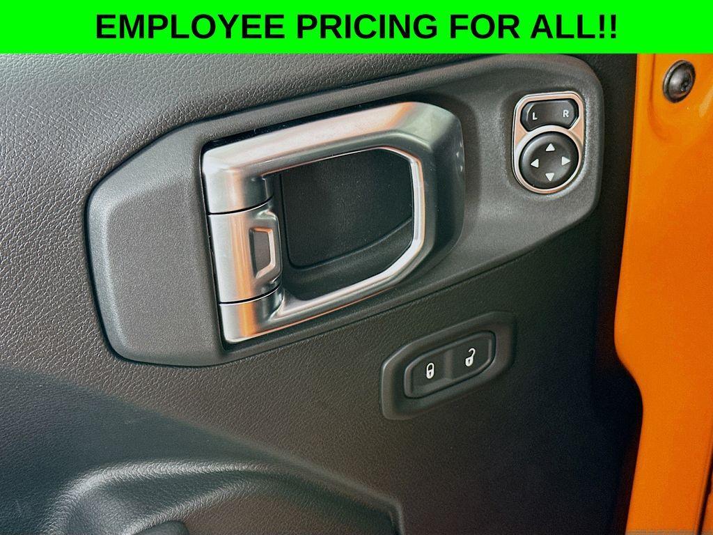 new 2025 Jeep Wrangler car, priced at $53,691