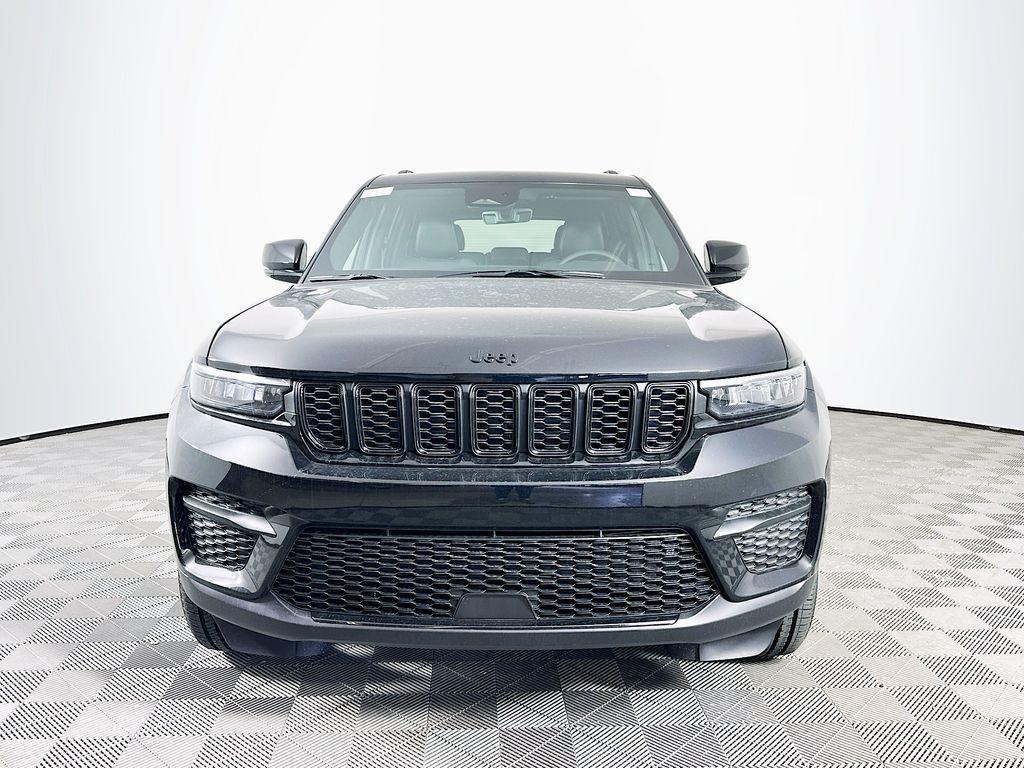 new 2025 Jeep Grand Cherokee car, priced at $41,792