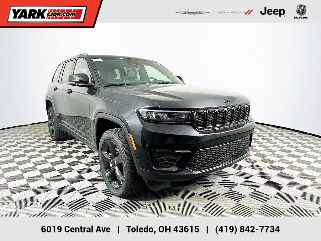 new 2025 Jeep Grand Cherokee car, priced at $41,792