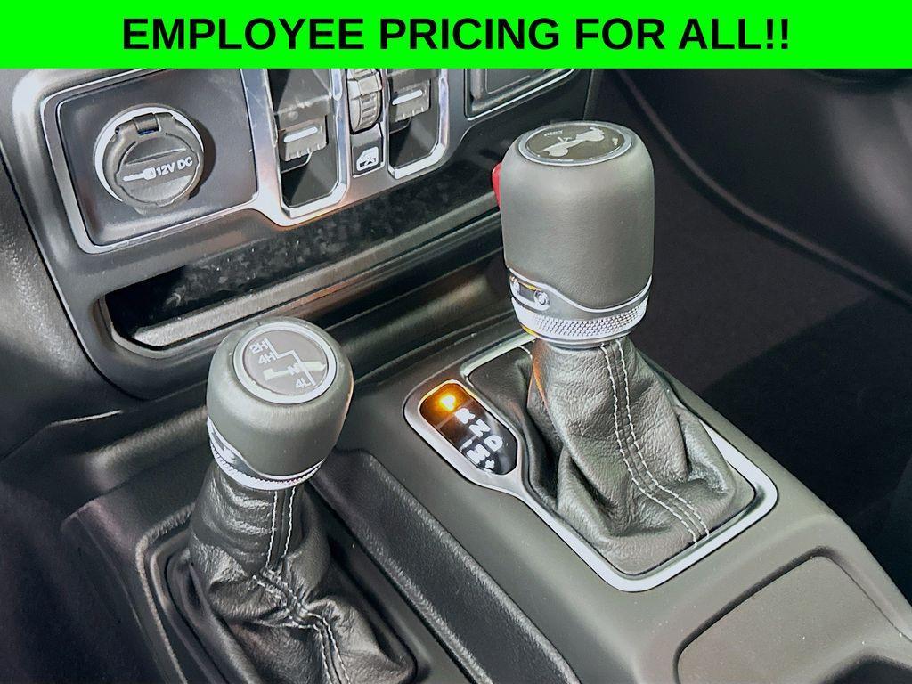 new 2025 Jeep Wrangler car, priced at $54,565