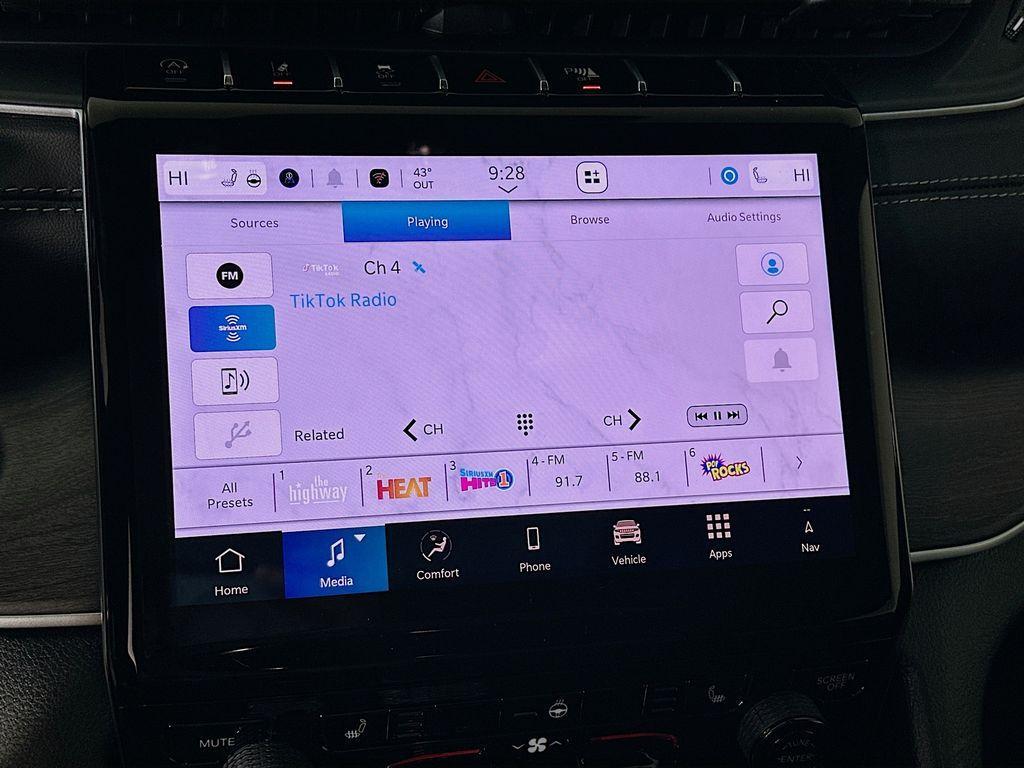 new 2025 Jeep Grand Cherokee car, priced at $46,359