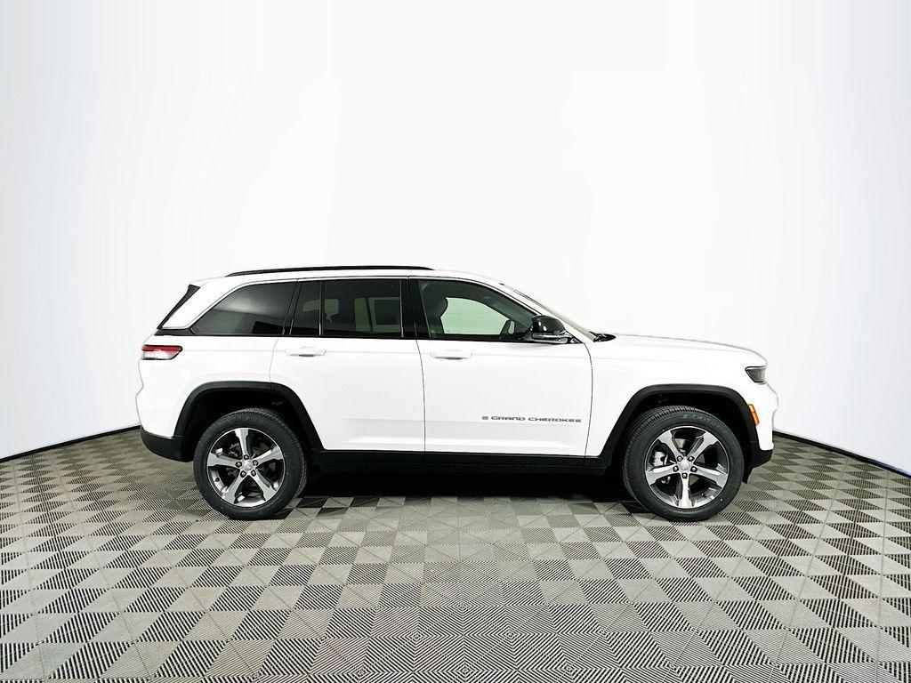 new 2025 Jeep Grand Cherokee car, priced at $46,359