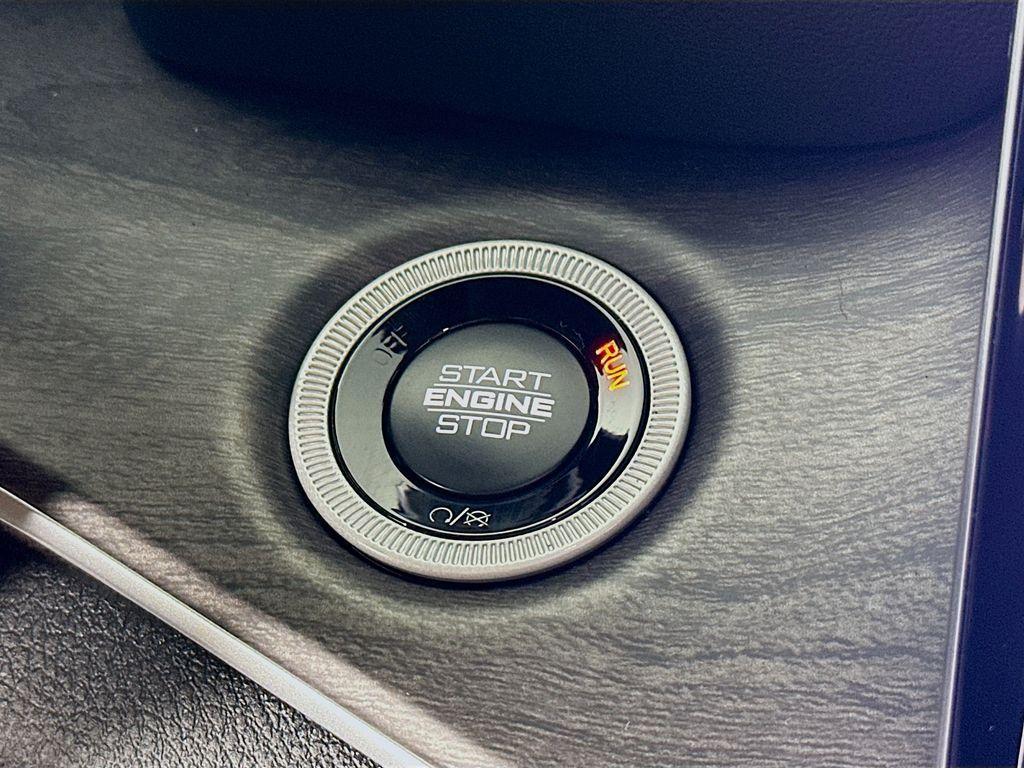 new 2025 Jeep Grand Cherokee car, priced at $46,359