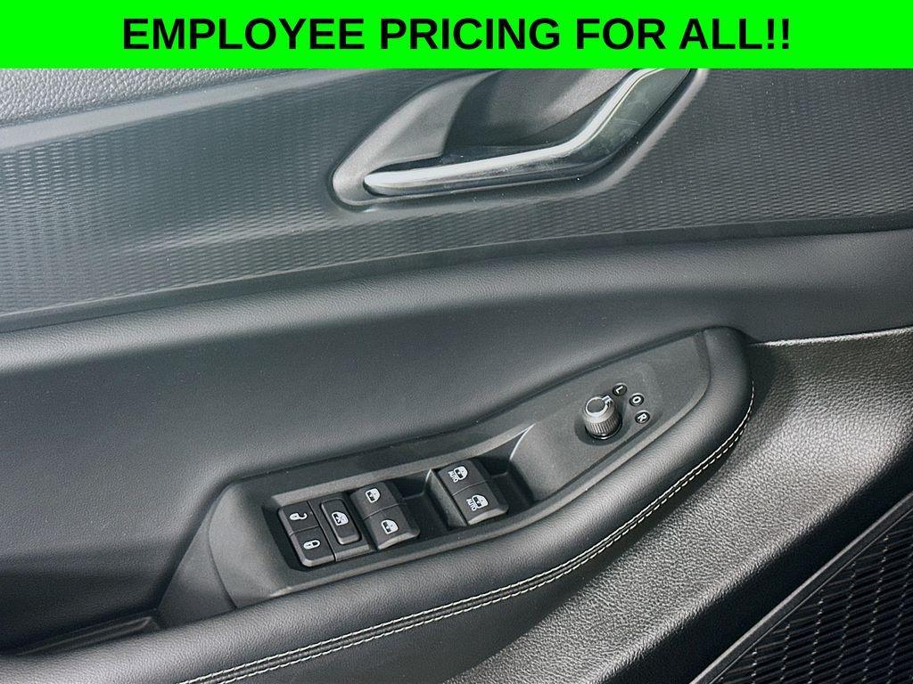new 2025 Jeep Grand Cherokee L car, priced at $45,772